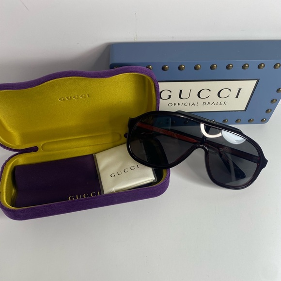 New -GUCCI Grey Mirror Shield Men's Sunglasses
GG1038S 001 99 - Picture 10 of 12